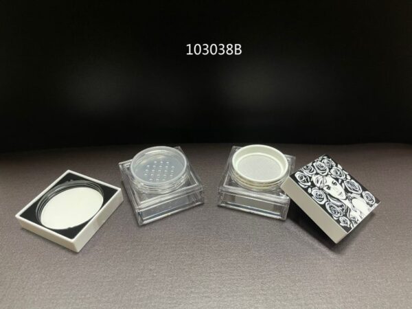 103038B-14.0g-Single-Deco-Top_Sifter-Screw_Closure-PP_ABS_AS 103038B
Square Loose Powder Case with Sifter and Deco Top
