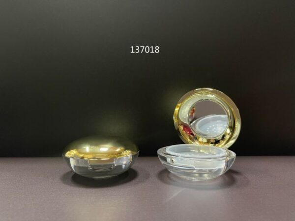 137018
Loose Powder Case with Mirror and Sifter