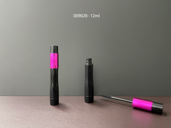 009028
Mascara with Applicator