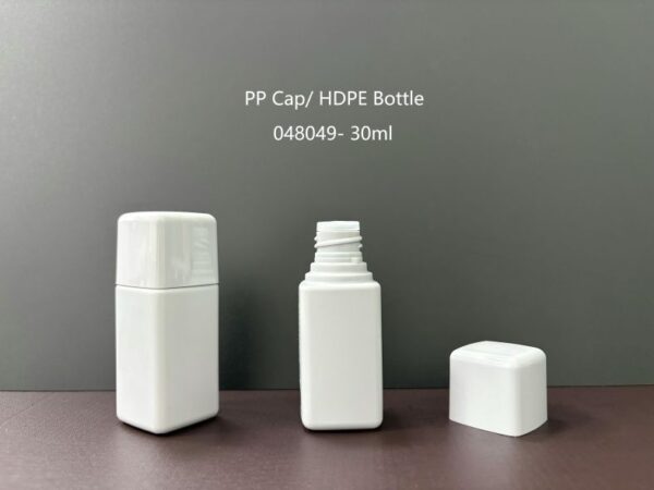 048049
Square Bottle, S-Free
