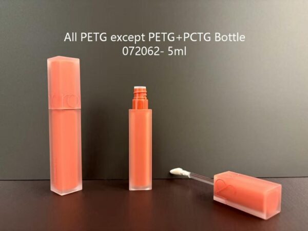 072062
Square Lipgloss with Applicator and Double-Wall, S-Free and Mono-Material