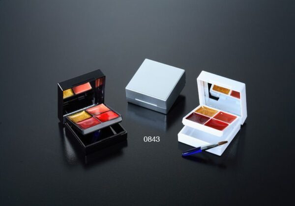 0843
Multi-Color Square Compact with Mirror and Center Plate