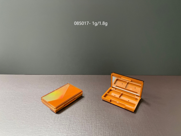085017
Two-Color Square, Compact, With Mirror
