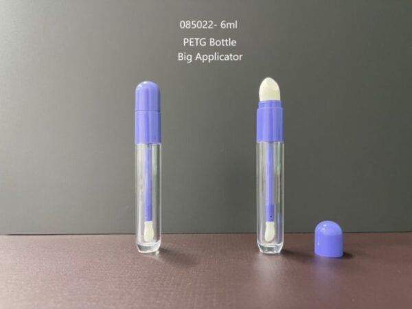 085022
Lipgloss with Applicator