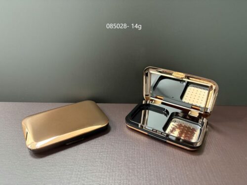 ct 085028
Square Compact with Mirror and Push-Button Closure