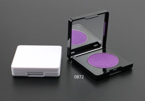 ct 0872
Square Compact with Mirror and Snap Closure