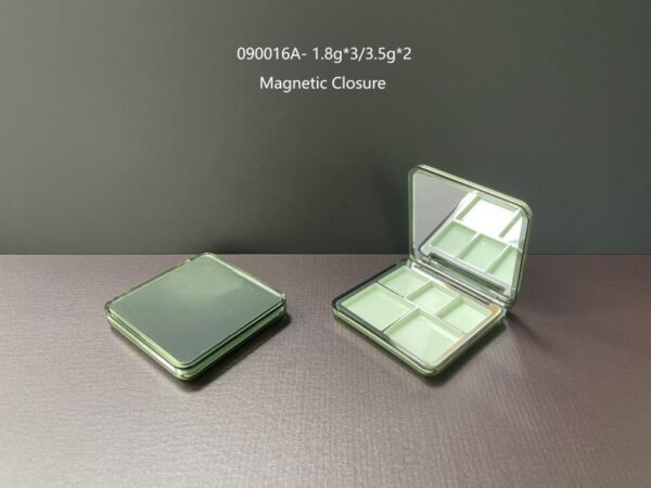 090016A
Multi-Color Square Compact with Mirror, S-Free