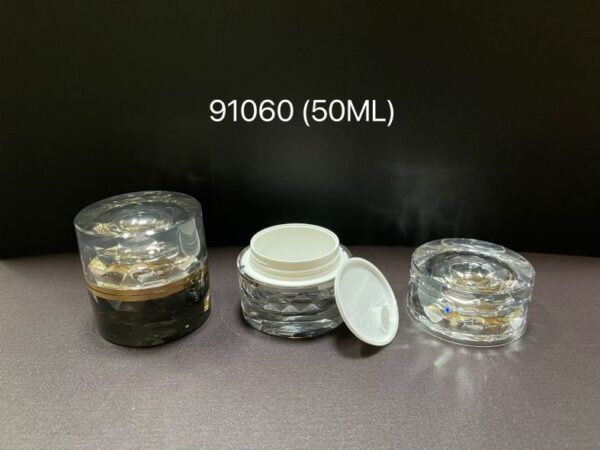 091060-50
Bottle with Double-Wall, S-Free and Mono-Material and Eco