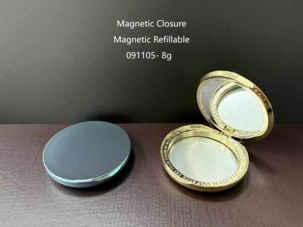 091105
Compact with Mirror and Magnetic Closure, Refillable