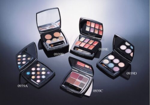 0939A-0.8g-Multi-With-Mirror-Push-Button-Closure.jpg 0939A
Multi-Color Square Compact with Mirror