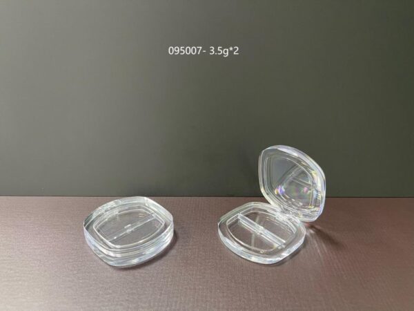 095007
Multi-Color Shaped Compact with Snap Closure