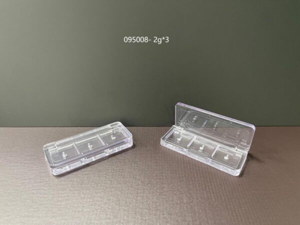 095008
Multi-Color Square Compact with Snap Closure