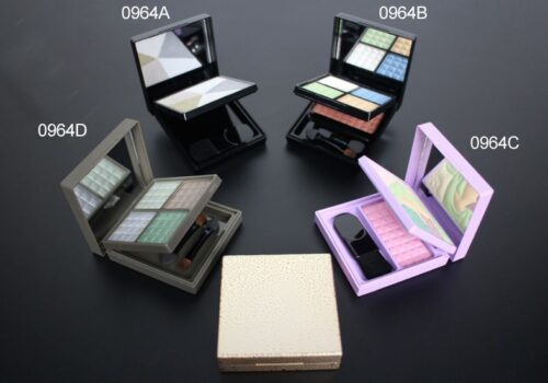 0964C
Multi-Color Square Compact with Mirror and Center Plate