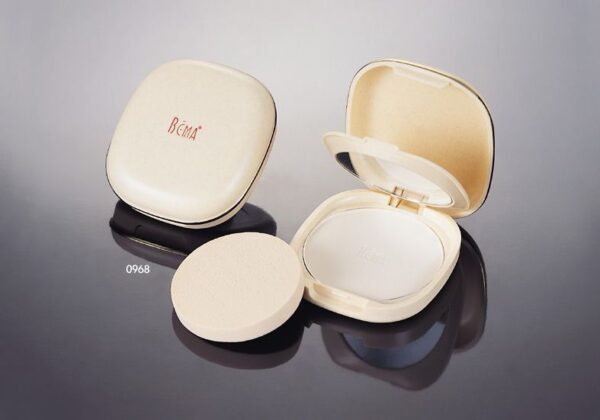 0968
Compact with Mirror and Center Plate