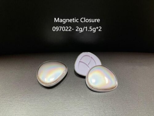 097022
Multi-Color Shaped Compact with Twist Closure