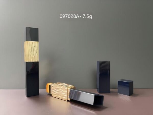 097028A
Square Stick with Applicator