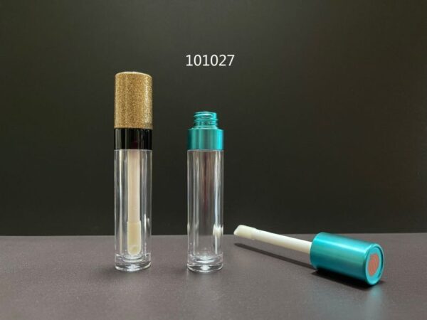 101027
Lipgloss with Applicator