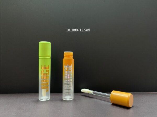 101080
Lipgloss with Applicator