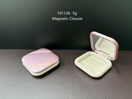 101126
Square Compact with Mirror and Magnetic Closure