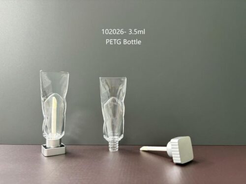 102026
Shaped Lipgloss with Applicator