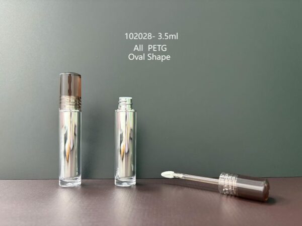 102028
Lipgloss with Applicator and Double-Wall and Screw Closure and Regular Wand, S-Free and Mono-Material and Eco