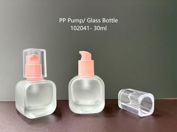 102041
Square Bottle