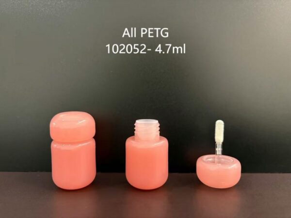 102052
Lipgloss with Screw Closure and Regular Wand, S-Free and Mono-Material and Eco