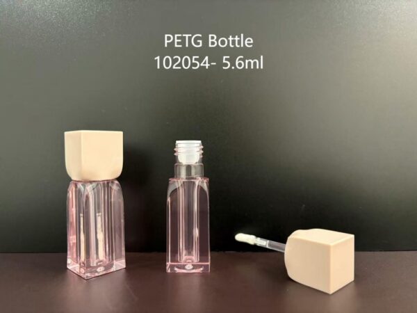 102054
Square Lipgloss with Applicator