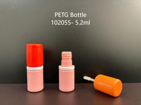 102055
Lipgloss with Applicator