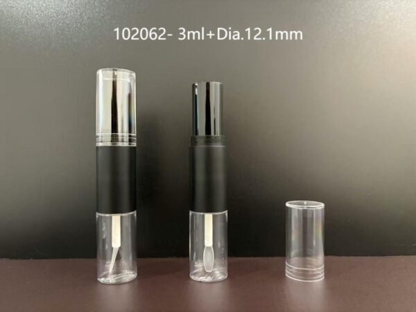 102062
Multi-Color Lipgloss with Applicator