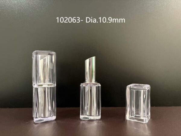 102063
Square Lipstick with Double-Wall