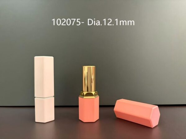 102075
Lipstick with Snap Closure, POM-Free