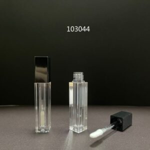 103044
Square Lipgloss with Applicator