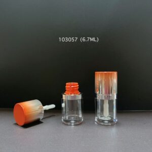 103057
Lipgloss with Applicator