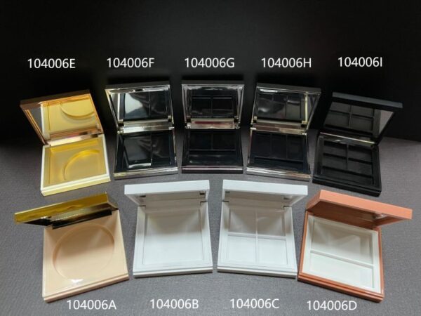 104006A
Square Compact with Mirror and Magnetic Closure