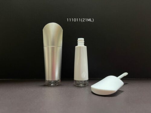 111011
Shaped Lipgloss with Applicator