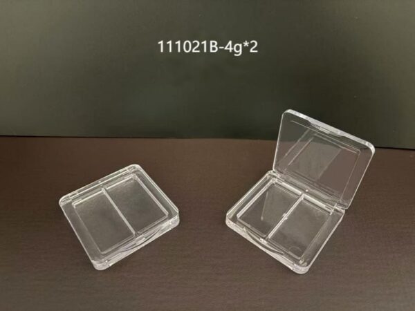 111021B
Multi-Color Square Compact with Snap Closure