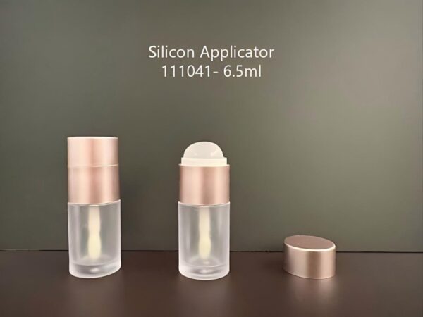 111041
Lipgloss with Applicator