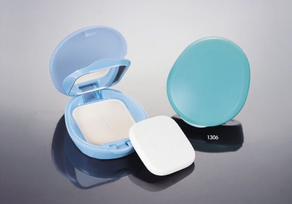 1306
Shaped Compact with Mirror and Center Plate