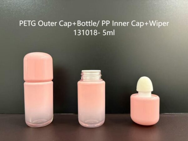 131018
Lipgloss with Applicator and On-Off Switch, S-Free