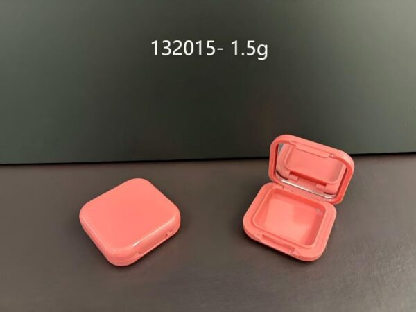 132015
Square Compact with Mirror
