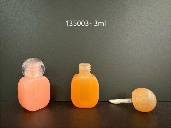 135003
Lipgloss with Applicator