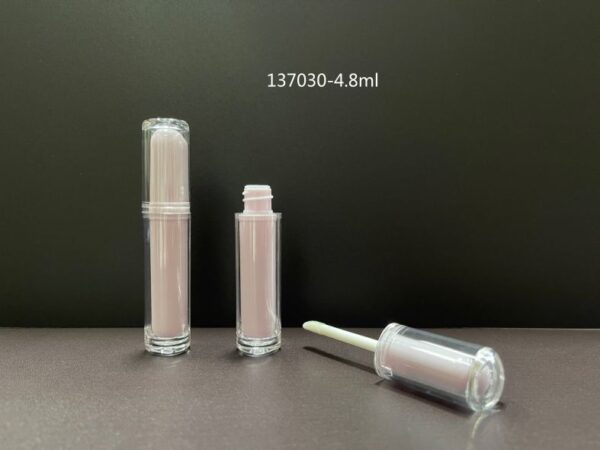 137030
Lipgloss with Applicator and Double-Wall