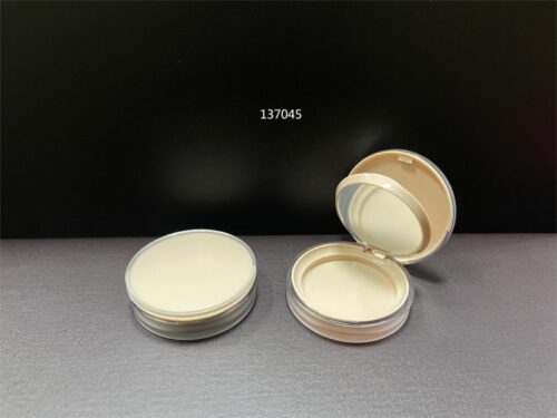 137045
Compact with Mirror and Center Plate