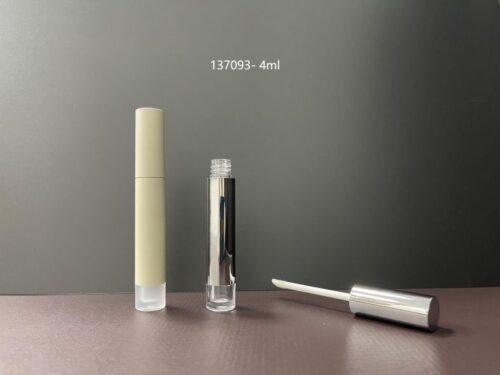 137093
Lipgloss with Applicator