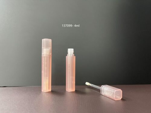 137099
Lipgloss with Applicator