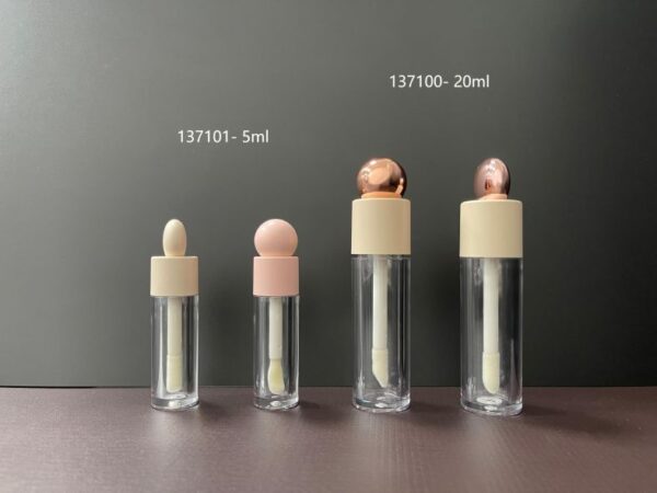 137100
Lipgloss with Applicator