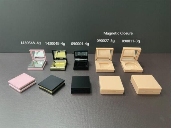 090004
Square Compact with Mirror