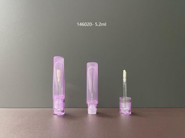 146020
Lipgloss with Applicator, S-Free and Eco