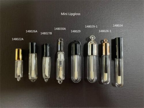 148022A
Lipgloss with Applicator and Loop